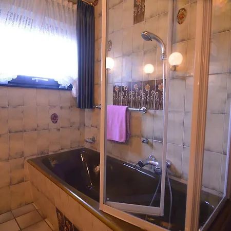 ヴィラ Quaint In With Sauna Amblève